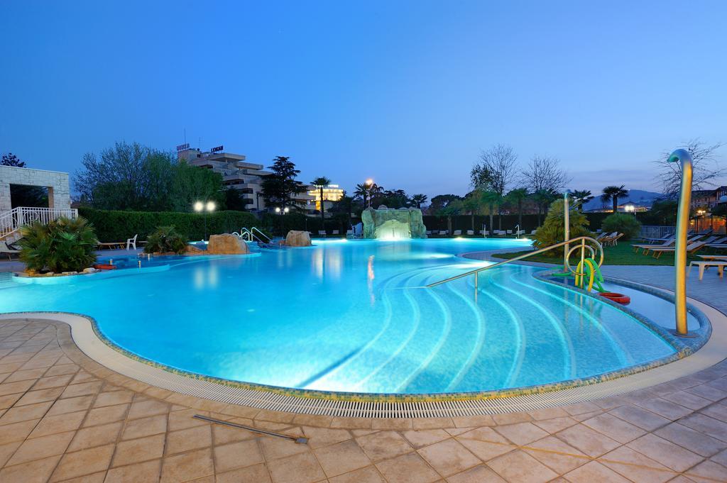 Hotel Terme All'Alba Abano Terme Exterior photo